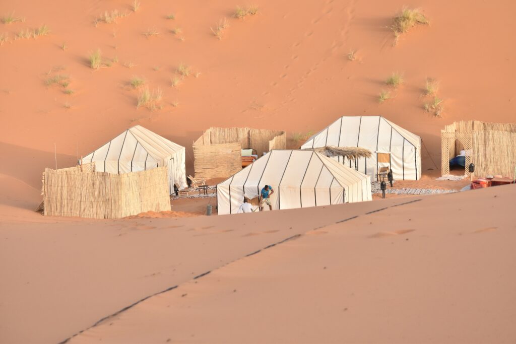 Hébergement à Djanet – vue sur le désert du Tassili n'Ajjer, Algérie