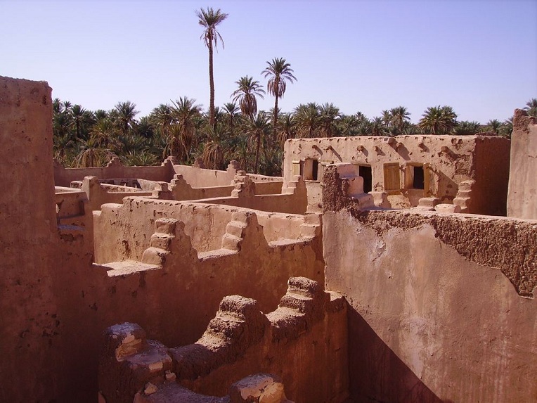 Vieux ksar de Béni Abbès – architecture en pierre et terre crue, XIVe siècle