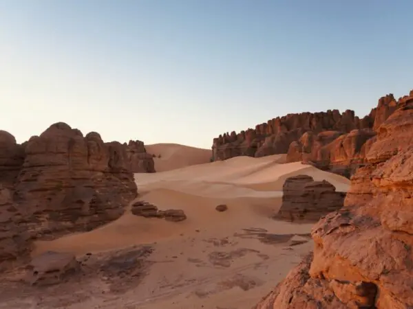 Tadrart Rouge : 7 días – El Desierto Más Espectacular del Sáhara