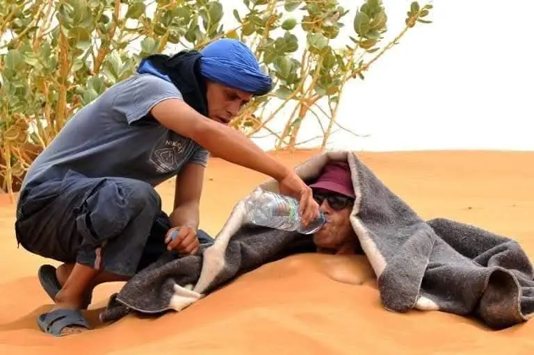 Sand therapy in the Algerian dunes — Saharan wellness and natural healing