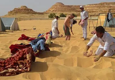 Sablothérapie à Taghit — soins et bien-être au cœur du désert algérien