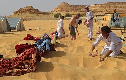 Sablothérapie à Taghit — soins et bien-être au cœur du désert algérien