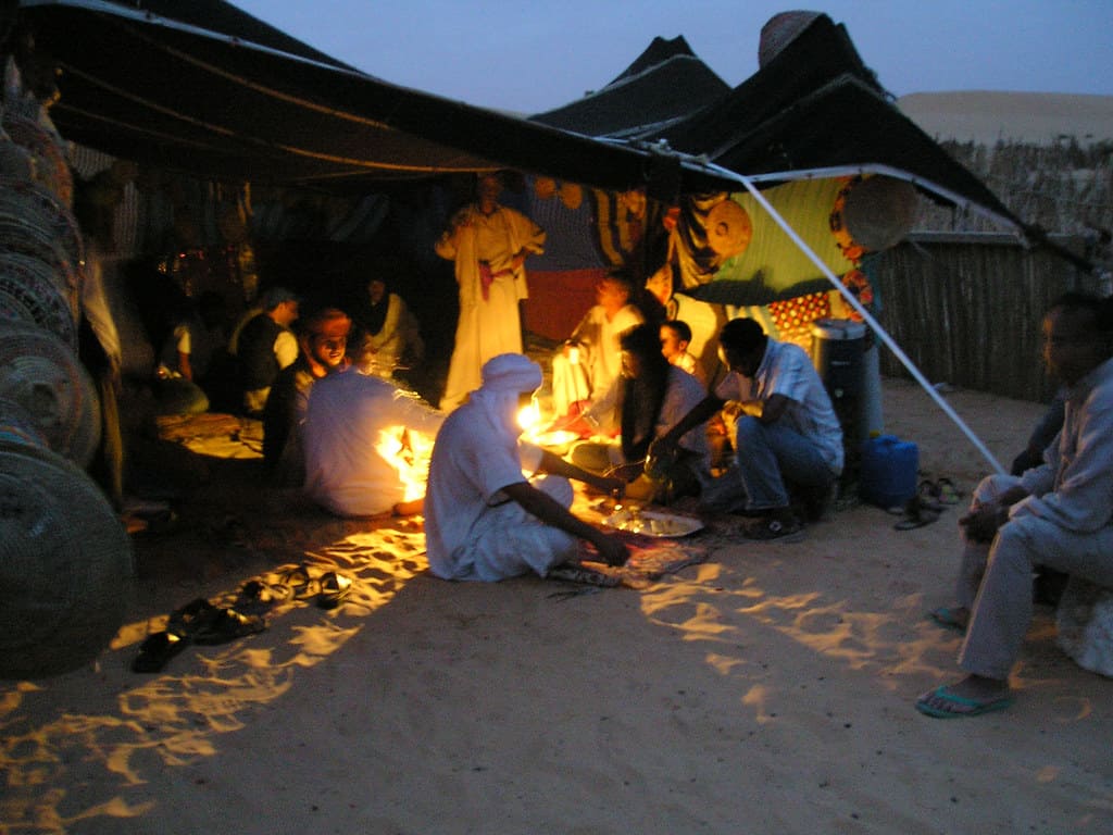 Bivouac dans le Sahara Algérien – nuit froide sous les étoiles