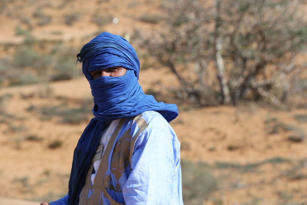 Guide touareg dans le Sahara – randonnée et exploration du désert