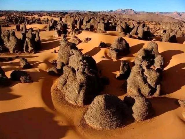 Sefar – grottes habitées par les nomades touaregs, Tassili n'Ajjer