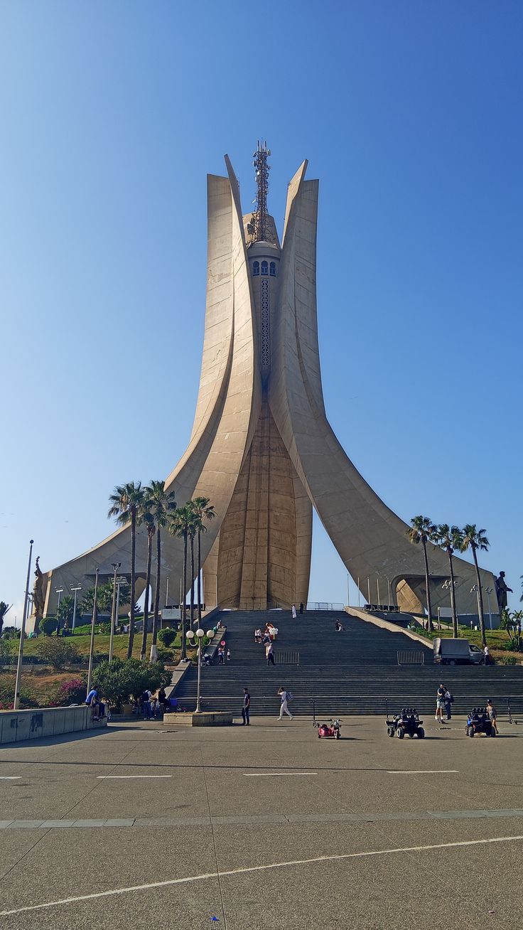 Le Mémorial du Martyr (Maqam Echahid) à Alger