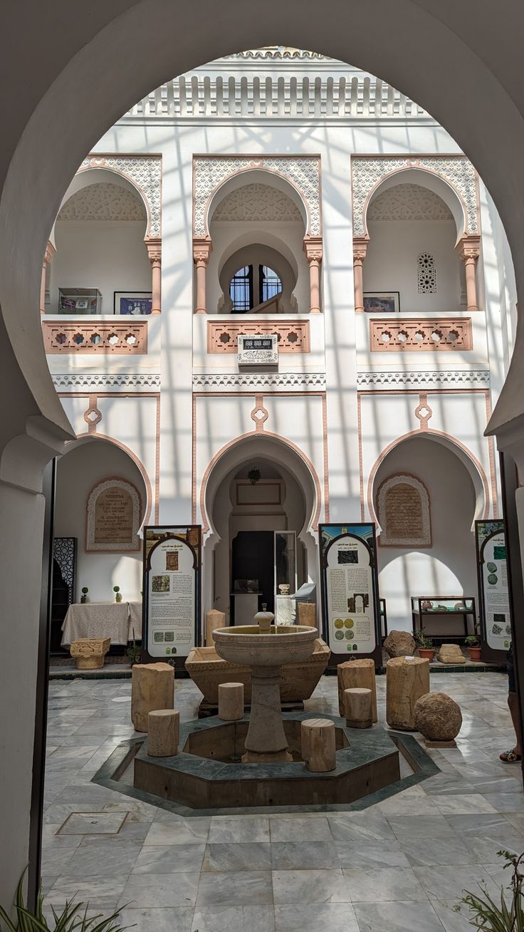 Collections du Musée des Antiquités d'Alger - mosaïques et arts islamiques