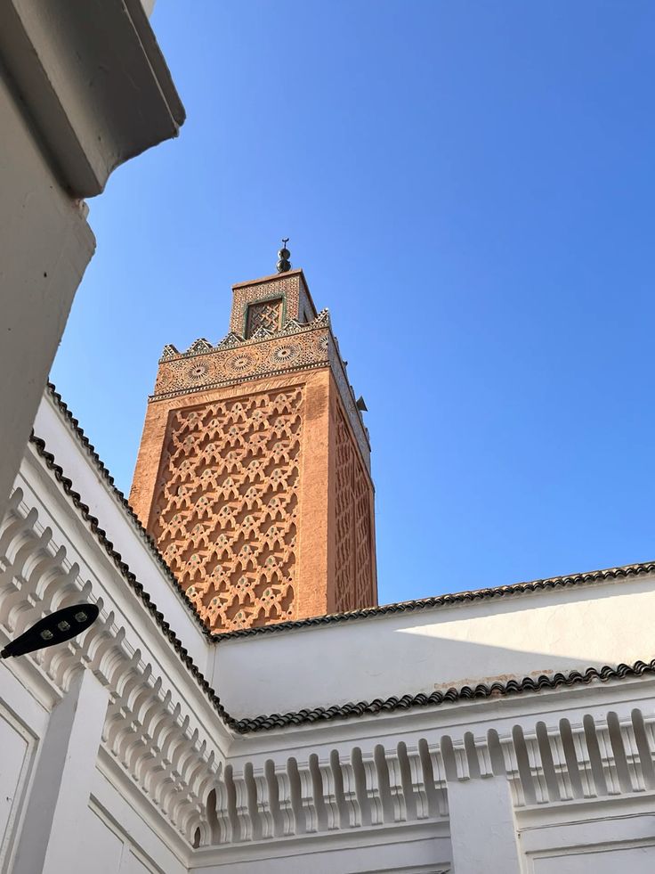 Mosquée de Sidi Boumediene - minaret et cour à ablutions