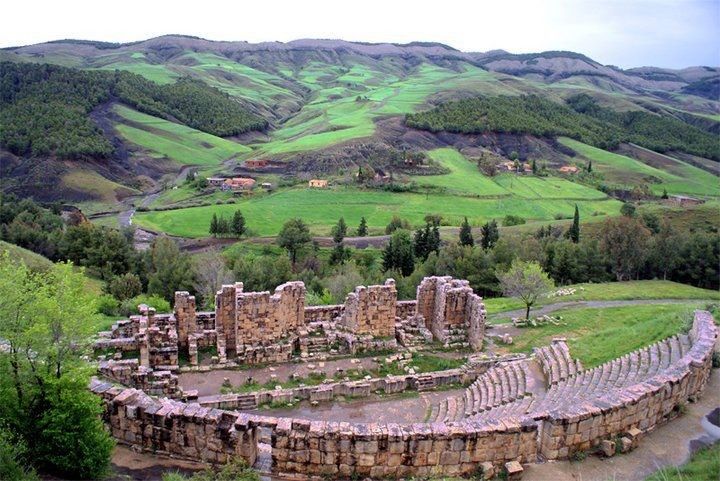 Djemila in Algeria, la città romana di montagna a 900 m di altitudine