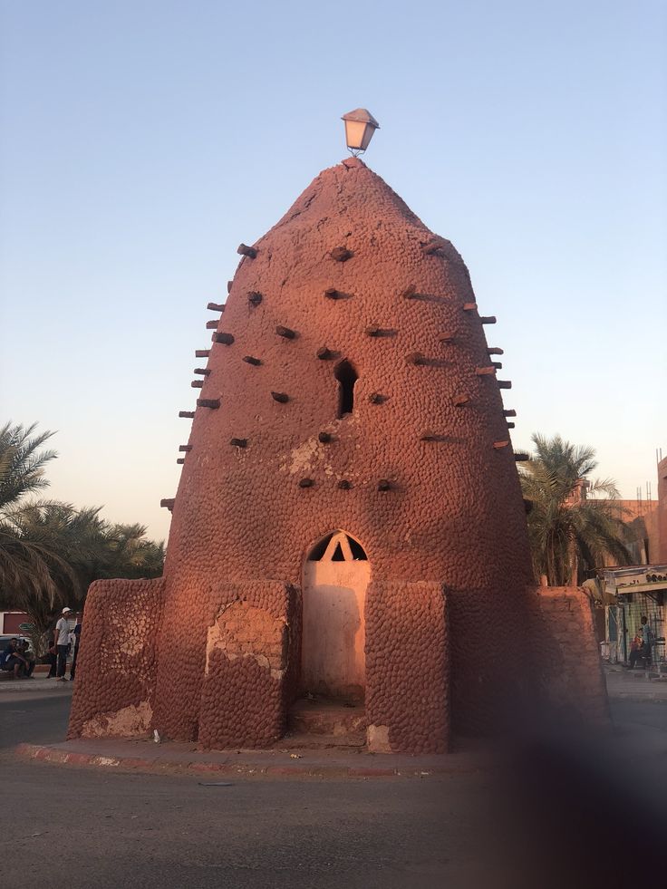 Una foggara en funcionamiento en el palmeral de Timimoun