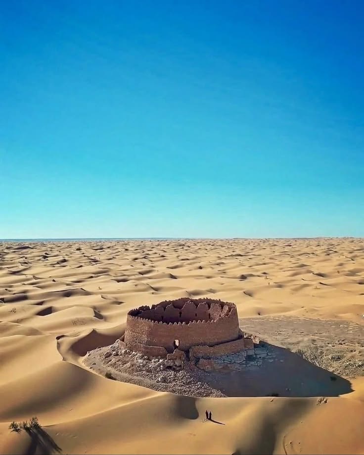 Ksar Draa - fortaleza de tierra rodeada de arena