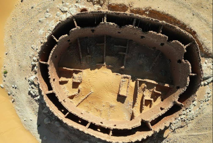 El ksar Draa, parcialmente enterrado por las dunas del Gourara