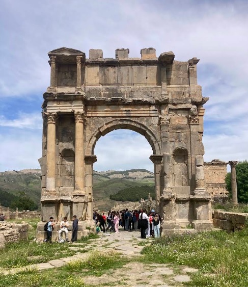 Arco di Caracalla a Djemila - calcare grigio dalla patina dorata