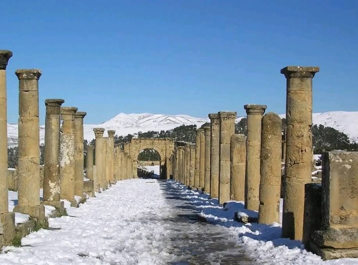 Il foro romano di Djemila e il foro antico