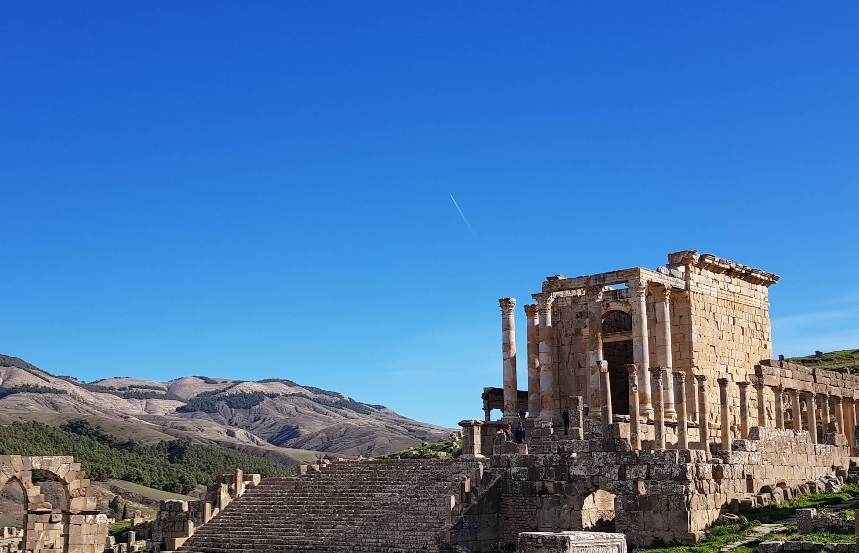 Tempio dei Severi a Djemila - colonne alte dieci metri