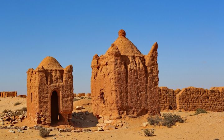 Arquitectura de pisé rojo de los ksour del Gourara, región de Timimoun