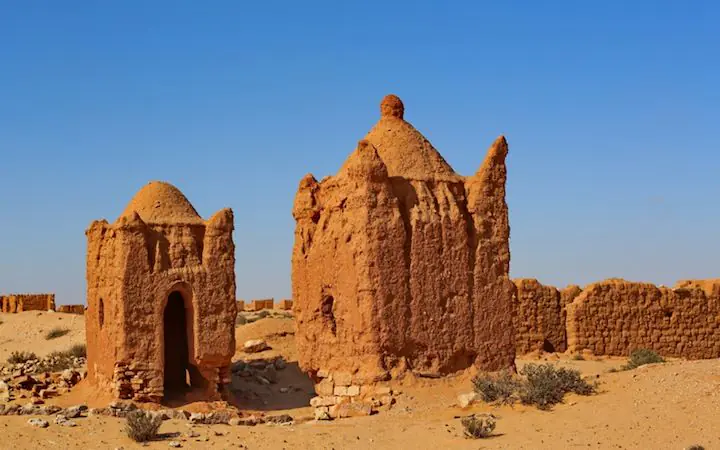 Red pisé architecture of the Gourara ksour, Timimoun region