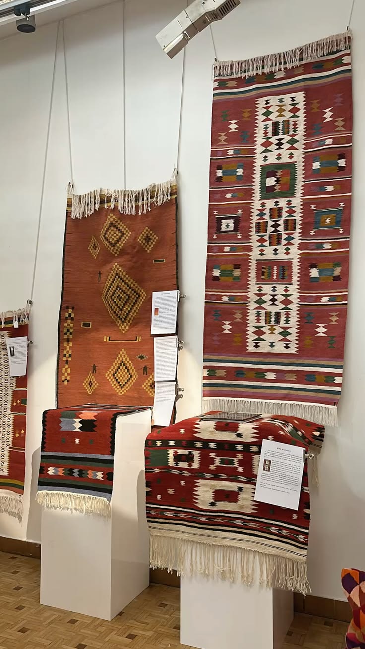 Cestería y especias en el mercado de Timimoun