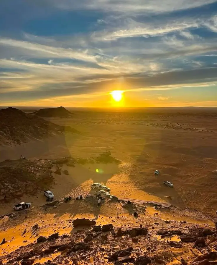 When to visit Timimoun - desert light over the Red Oasis
