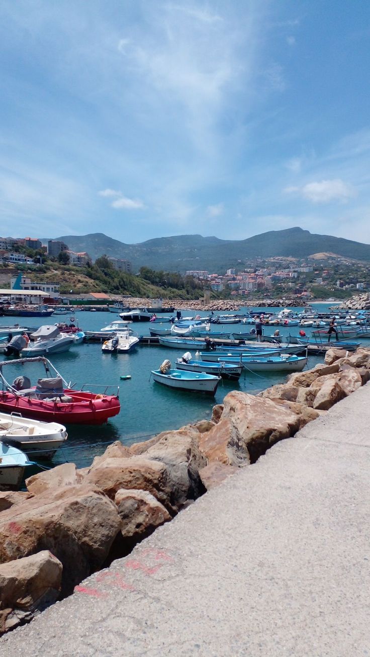 La Grande Plage de Tigzirt et ses façades blanches