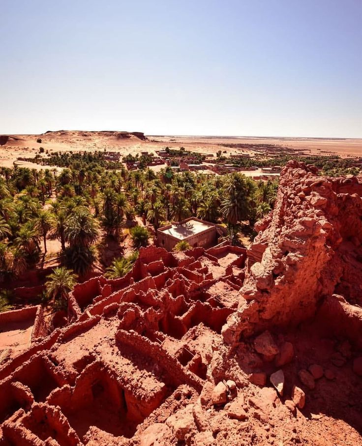 Timimoun en Algérie, l'Oasis Rouge du Gourara au coucher du soleil