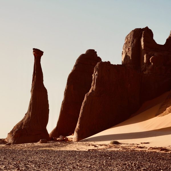 azzedine-rouichi-kRmf-claVz0-unsplash